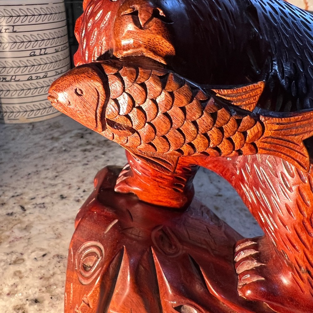 Vintage Japan Ainu Brown Bear with Fish Carved Solid wood! - Picture 12 of 15